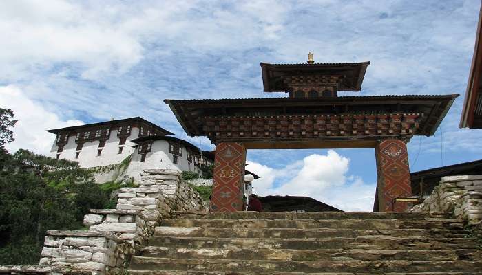 Entrance to the Lhuentse Dzong with stone steps near Khoma