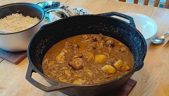 Chicken Xacuti is traditionally served in Goa, Reis Magos Fort