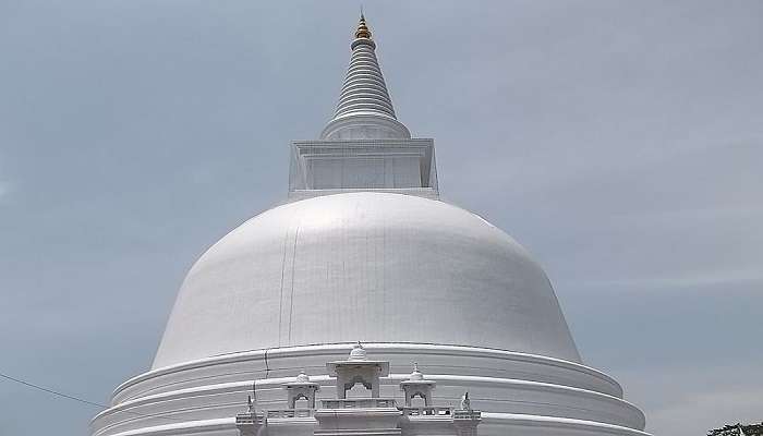 a famous stupa of Mahiyangana near Wasgamuwa National Park.