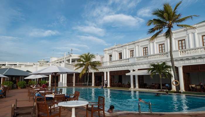 The city has a rather lively pulse; therefore, it is easy to find cheap hotels in Mount Lavinia.