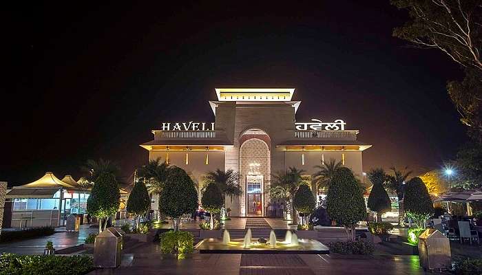 Stop by at Haveli Murthal during the Delhi to Kasol road trip. 