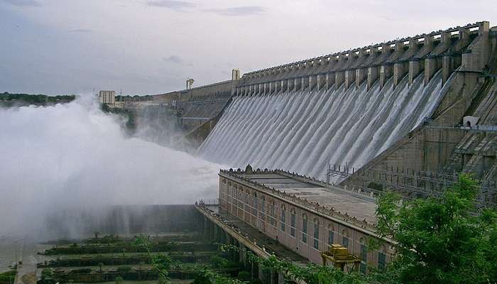 Visit the Nagarjuna Sagar Dam, which is near Macherla Andhra Pradesh