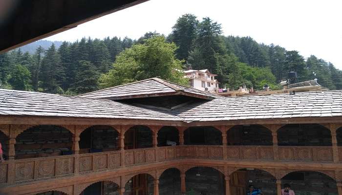 The amazing architecture of the rooms in Naggar Castle