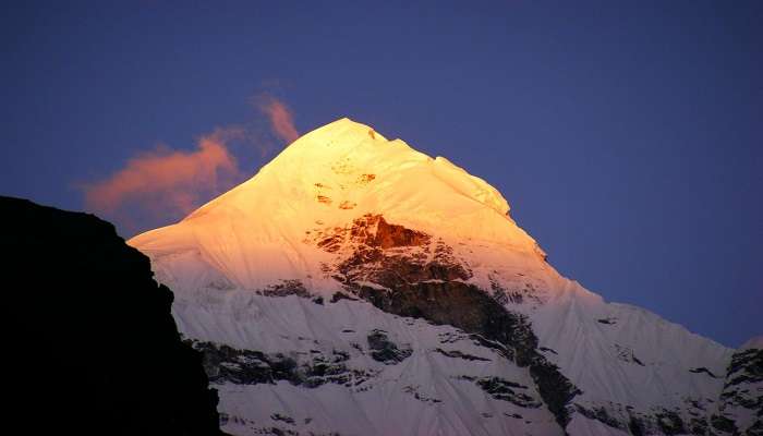 The mesmerising Neelkanth peaks during sunset.