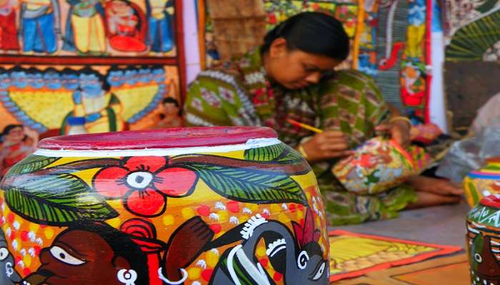 Beautiful handmade decorative items found in the Johri Bazar, Rajasthan