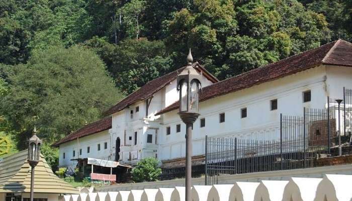Palais royal de Kandy, C’est l’une des meilleurs endroits à visiter à kandy