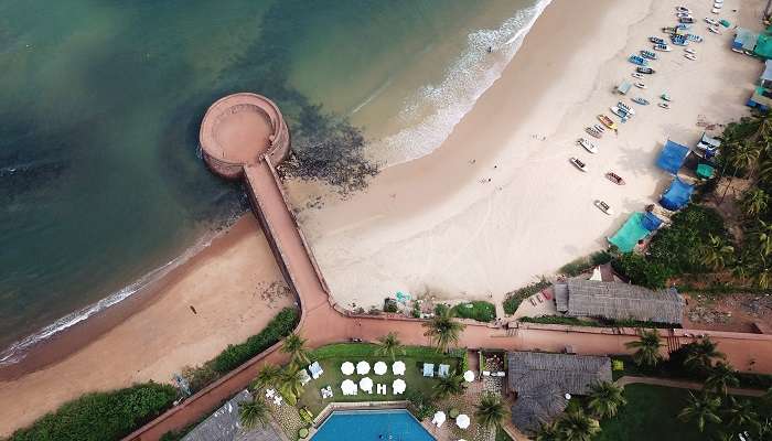 Explorez la plage d'Anjuna lors de votre visite a Goa