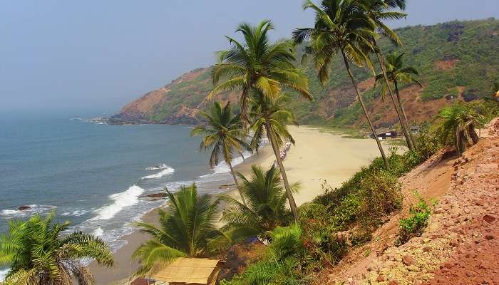Explorez la Plage d’Arambol, C’est l’une des meilleurs endroits à visiter dans le nord de Goa