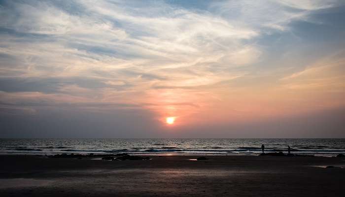 La vue du coucher du soleil sur la Plage d’Ashvem,