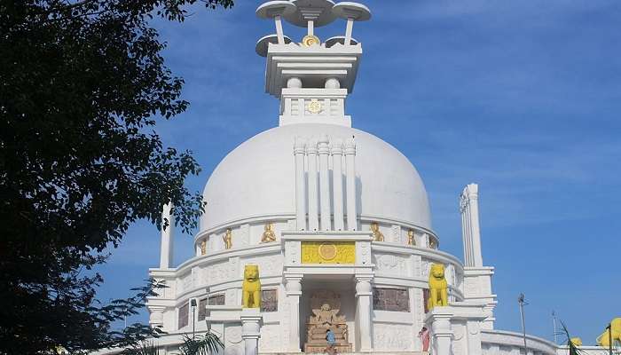 Dhauli Hill is believed to be the area where the popular Kalinga War (261 BCE) was fought.