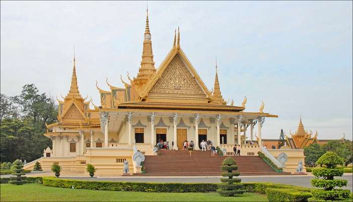  Royal Palace in Phnom Penh, Cambodia. 