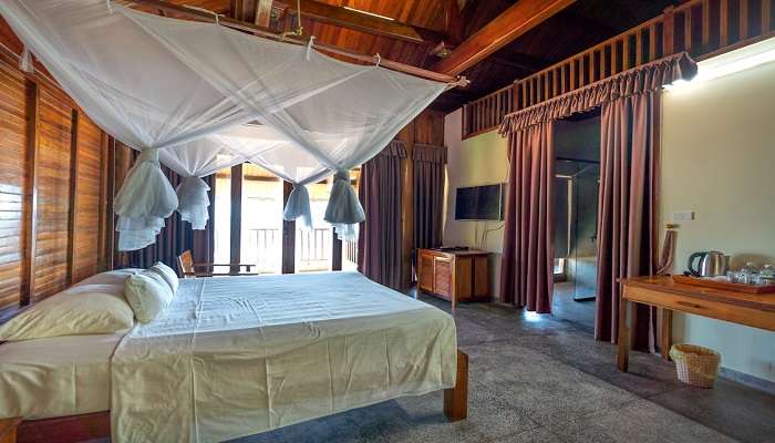 Bedroom of one of te best resorts near Agumbe