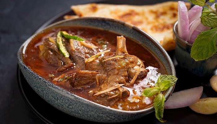 Shah Ghouse Shalibanda Restaurant near Charminar Hyderabad serves the best Nihari