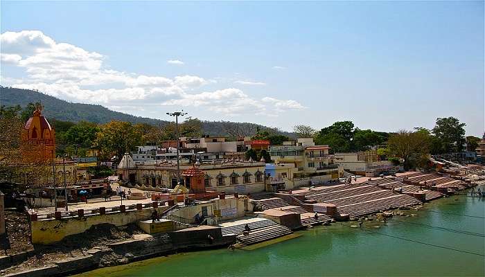 An undisturbed atmosphere of Shantikunj Ashram places to visit in Haridwar in one day