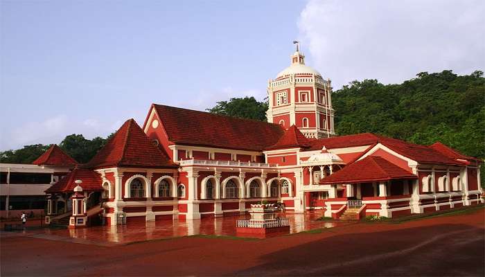 The beautiful architecture of Shri Shantadurga Temple