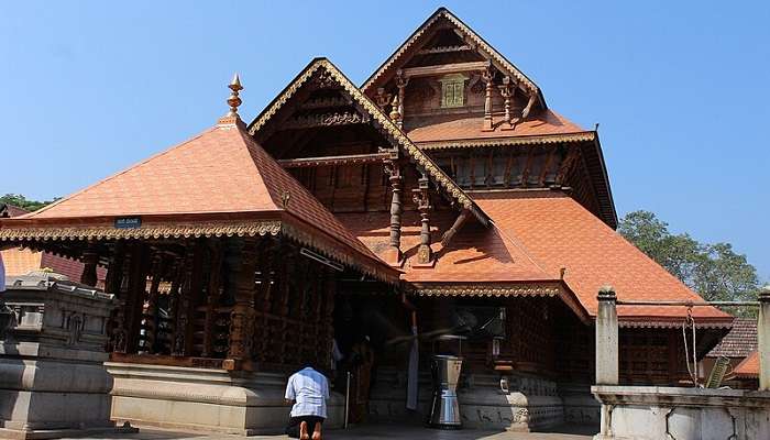 External view of Sri Mahalingeshwar Temple 