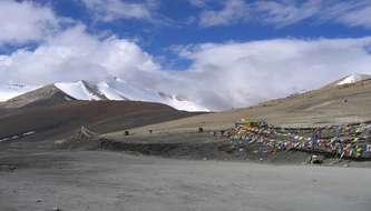 can we visit ladakh in april