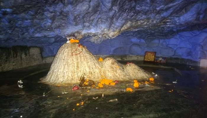  Tapkeshwar Temple, devoted to Lord Shiva, is one of Dehradun's oldest temples.