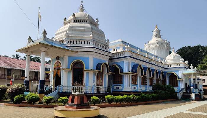 Temple Mangueshi, C’est l’une des meilleurs endroits à visiter dans le nord de Goa