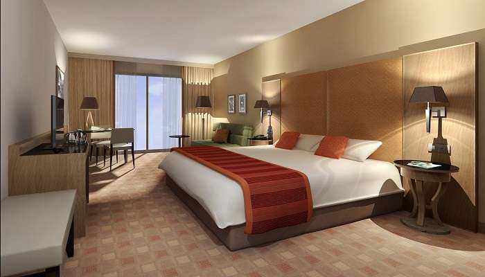 The Ocean Pearl provides luxurious rooms with many facilities