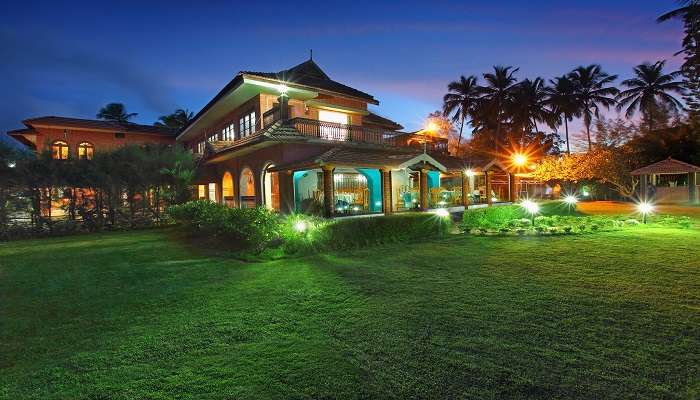 The River Retreat is a classy accommodation located at the edge of the Bharathapuzha River