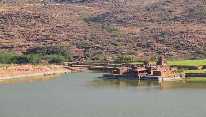 You can boat at the Agastya Lake followed by paying a visit to Bhuthanatha Temple, near Badami cave temples