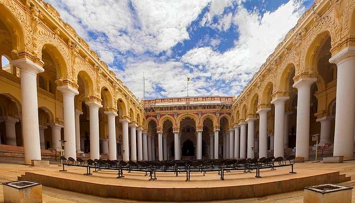 Thirumalai Nayakkar Mahal, a place to visit near Meenakshi Sundareswarar Temple