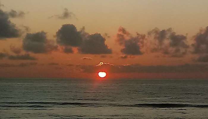 Sunrise view at Thiruvanmiyur Beach