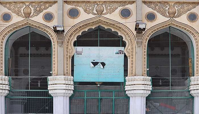 Marvelling at the craftsmanship of Toli Masjid