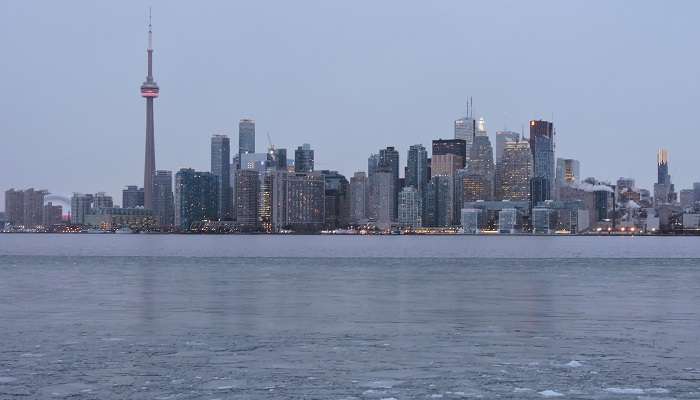 Explorez Toronto, C’est l’une des meilleurs endroits à visiter au Canada en hiver