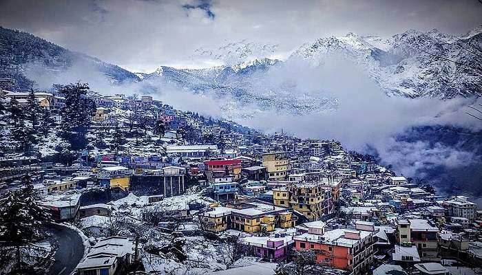 Things to do in Joshimath: Enjoy the snowfall in Joshimath during the winter.