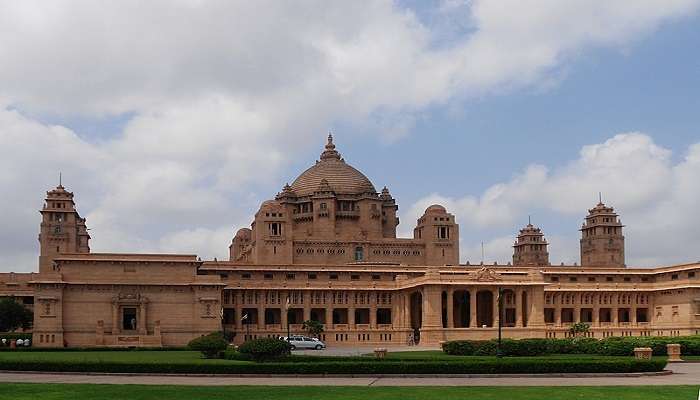 This is the largest heritage hotel in the world near Phool Mahal Jodhpur