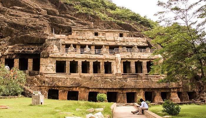 A thrilling view of Undavalli Caves