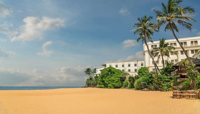 Spend nights in beautiful colonial architecture hotels in Mount Lavinia.