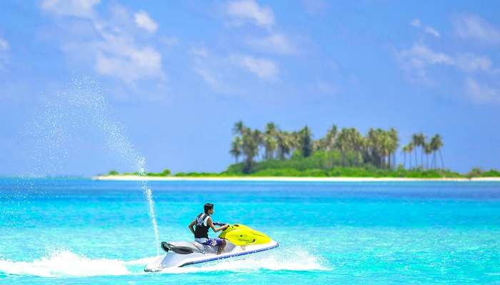 Have fun while enjoying water sports in the Beach