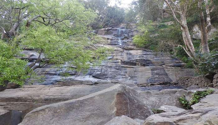  kiliyur falls yercaud located near Yercaud lake