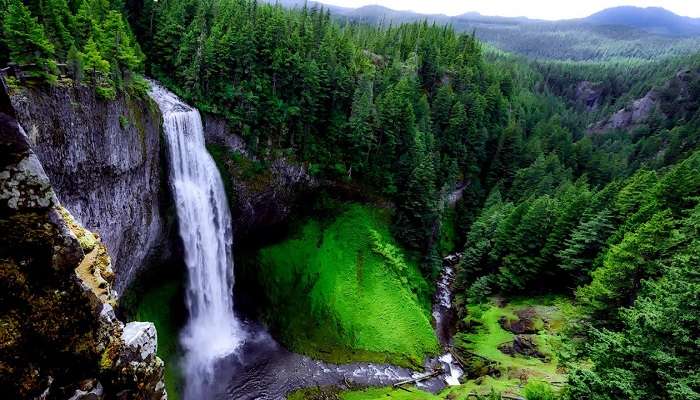 Scenic view of Bhoora Khon Waterfall