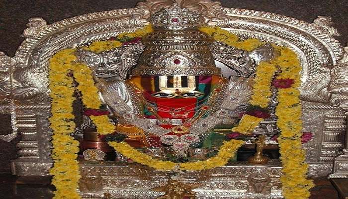 Idol of Lord Vishnu inside the Anantha Padmanabha Swamy Temple