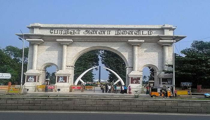 The facade of Anna Memorial Arch to stay at the best hotels in Tondiarpet.