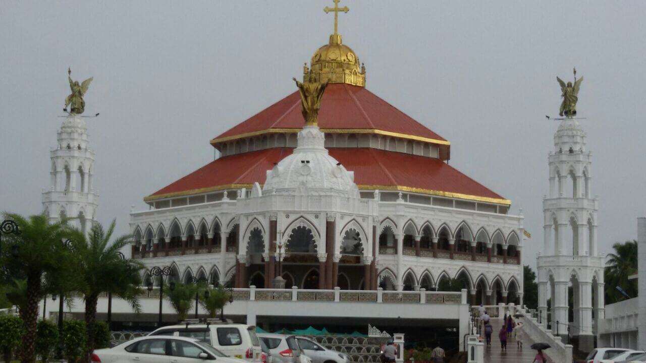 The beautiful architecture of Edappally Church