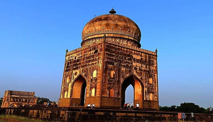 Barid Shahi Tomb Park