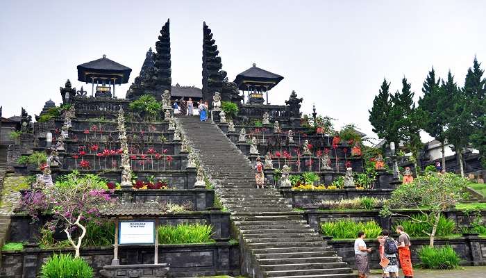 Religious activities done by people in Besakih Temple on the slopes of Gunung Abang