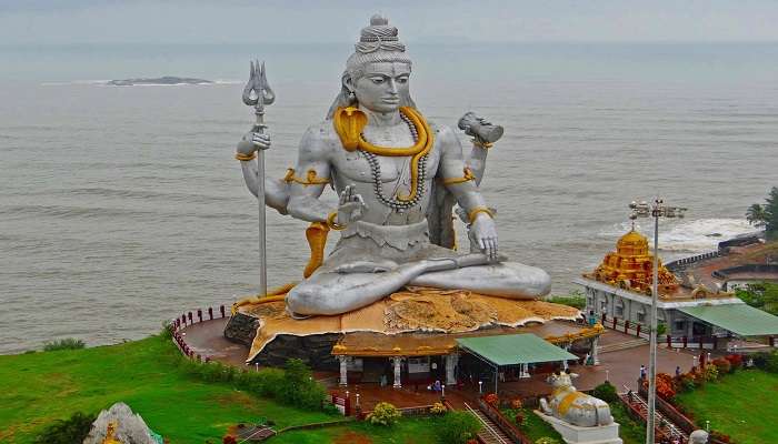 Main Attraction of the Town near Resorts Near Murudeshwar Beach