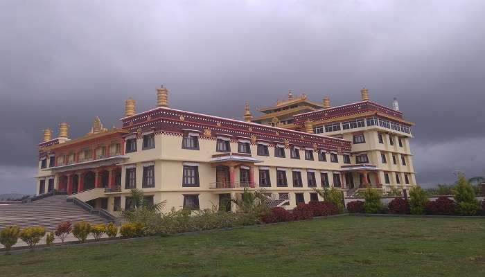 Let’s unfold this wisdom of Tibetan Buddhism at Tashi Jong Monastery.