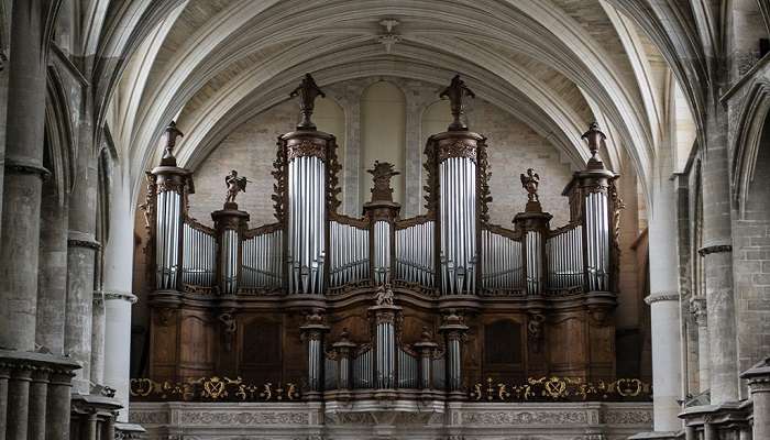 La vue de Cathedral de Bordeaux, C’est l’une des meilleurs endroits à visiter en France en hiver