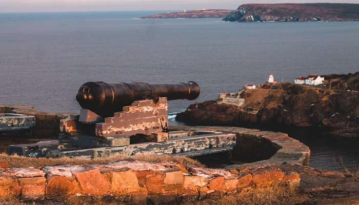 The cannon Hill Lookout offers beautiful views to the picturesque Lake Petrebe