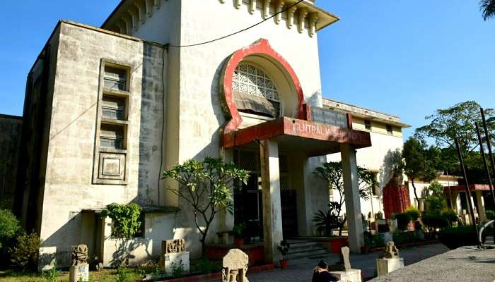 central museum near Geeta Bhawan in Indore