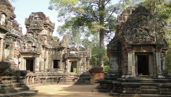 Explore the complex of the Chau Say Tevoda