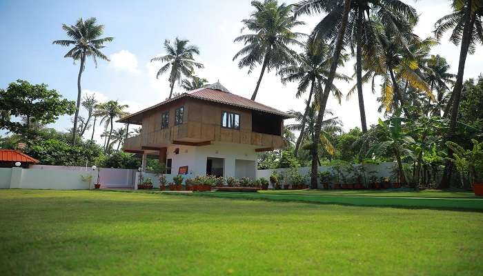 One of the hotels near Cherai is Cherai Beach Residency