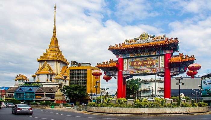 Soak in the eclectic atmosphere of Bangkok's bustling and fascinating Chinatown.